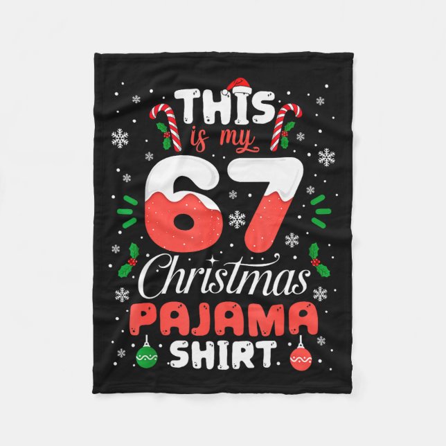 Funny 67 Christmas Pajamas Shirt Six Seven Meme Br Fleecedecke (Vorderseite)