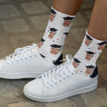 Funny Abschluss Foto Socken<br><div class="desc">Spaß Abschluss Foto Socken,  wird ein humorvolles Abschluss Geschenk machen! Mit einem Foto mit einem Cartoon Graduierungsdeckel.</div>