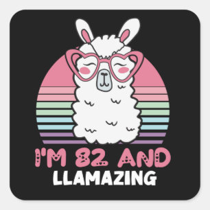 Funny Adorable Llama 82. Geburtstagsgeschenk für F Quadratischer Aufkleber