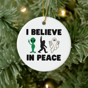 Funny Alien Bigfoot und Ghost Peace Ornament