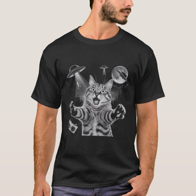 Funny Alien Cat Selfie mit UFOs Sci-fi Comic Cart T-Shirt (Vorderseite)