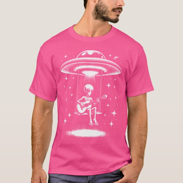 Funny Alien Playing Acoustic Guitar Rock And Roll  T-Shirt (Vorderseite)