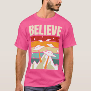 Funny Alien Ufo Scifi Raumschiff glauben Geschenk T-Shirt