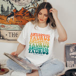 Funny Antisocial Taurus Zodiac Birthday T-Shirt<br><div class="desc">Bist du ein Taurus, der im Schatten gedeiht und in deiner eigenen Welt Trost findet? Genießen Sie Ihre geheimnisvolle und introspektive Natur mit unserem exklusiven Retro-Gradiententext "Antisocial Taurus", der speziell für Sie entworfen wurde! Machen Sie es besonders, indem Sie es mit Ihrem Namen personalisieren. Für Fragen oder Wünsche zu diesem...</div>