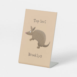 Funny armadillo Happy Cartoon Illustration Sockelschild