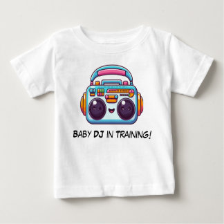 Funny Baby DJ im Training Shirt