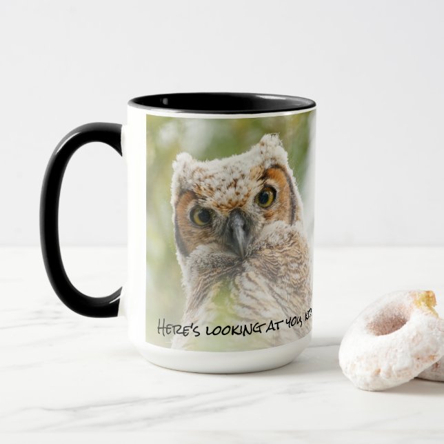 Funny Baby Owl Yellow Eyes Blickt dich an Tasse (Mit Donut)