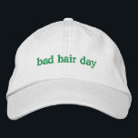 Funny Bad Hair Zitat Trendy einzigartig Custom Laz Bestickte Baseballkappe<br><div class="desc">Mit dieser trendigen bestickten Baseballkappe kann man ein kurzes Zitat über schlechte Haare und eine faule Atmosphäre abgeben. Die Text- und Thread-Farbe kann vollständig angepasst werden und ist somit das perfekte Zubehör für diejenigen, die Spaß, lässigen Stil und eine entspannte Lebensweise Liebe. Als Geschenk für Freunde, Kollegen oder alle, die...</div>