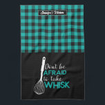 Funny Baking Pun Baker Whisky Kariertes Muster Geschirrtuch<br><div class="desc">Das coole Küchenhandtuch macht das Kochen noch angenehmer. Personalisiertes Geschenk für Familie und Freunde,  die Liebe Kochen,  Backen und probieren neue Rezepte in der Küche. Passen Sie die Formulierung an Ihren Anlass an. Mit dem Design-Tool können Sie den Schriftart-,  Schriftart- und Schriftart-Typ weiter ändern.</div>