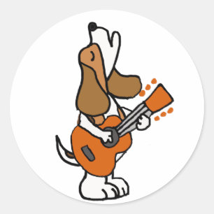 Funny Beagle Dog singen und Gitarre spielen Runder Aufkleber