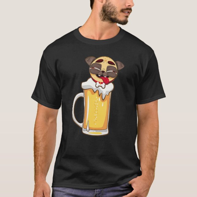 Funny Beer Dog Eigentümer Mops Beer Pitcher Drink  T-Shirt (Vorderseite)