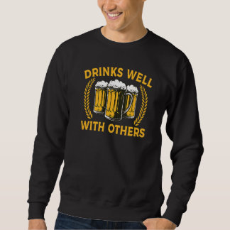 Funny Beer trinkt gut mit anderen Funny Beer Sweatshirt