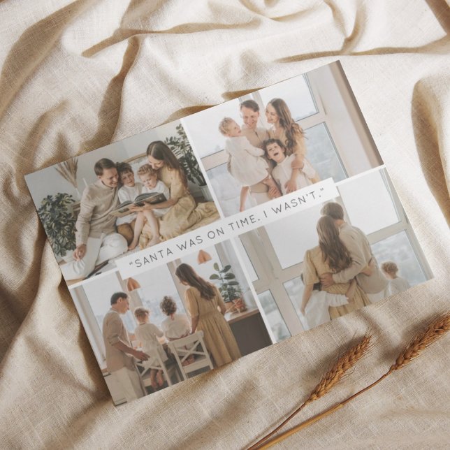 Funny belated Christmas family photo Feiertagskarte (Von Creator hochgeladen)