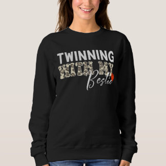 Funny Besties zitieren Twinning mit meiner Bestie Sweatshirt