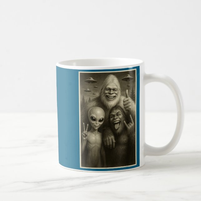 Funny Bigfoot, Alien, &amp; Yeti Sasquatch Rock On Kaffeetasse (Rechts)