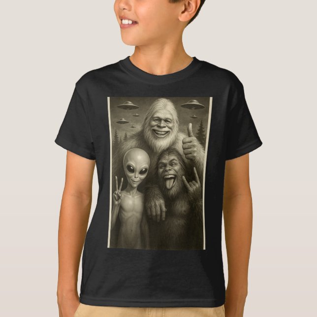 Funny Bigfoot, Alien, &amp; Yeti Sasquatch Rock On T-Shirt (Vorderseite)