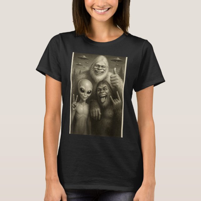 Funny Bigfoot, Alien, &amp; Yeti Sasquatch Rock On T-Shirt (Vorderseite)