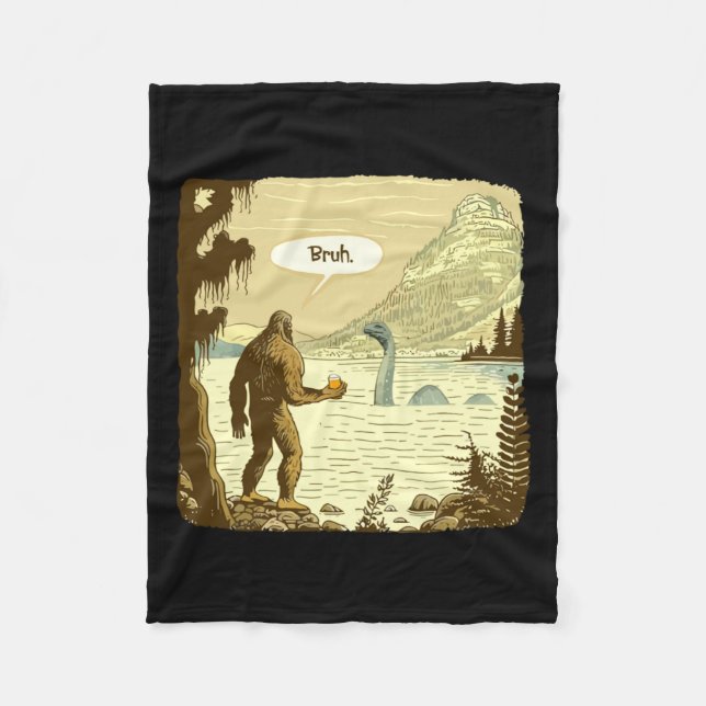 Funny Bigfoot And Nessie Bruh Moment Beer  Fleecedecke (Vorderseite)