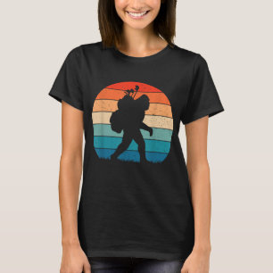 Funny Bigfoot Golf Vintag Retro Sasquatre Spielen T-Shirt