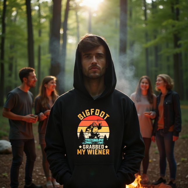 Funny Bigfoot Grabbed My Weiner Men's Hoodie (Von Creator hochgeladen)