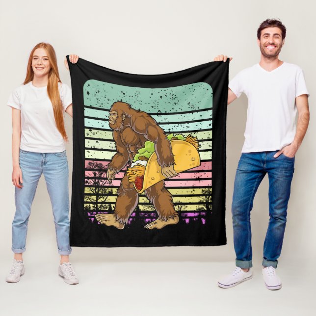 Funny Bigfoot Holding A Taco Fleecedecke (Beispiel)