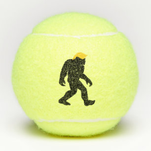 Funny Bigfoot in Trump Gelben Haar 2024 Wahlen Tennisbälle