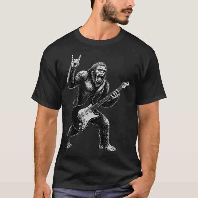 Funny Bigfoot Sasquatch Playing Guitar Rock And Ro T-Shirt (Vorderseite)