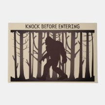 Funny Bigfoot Sasquatch Silhouette klopfen vor