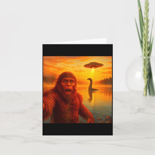 Funny Bigfoot Selfie With Loch Ness Monster And Uf Karte (Vorderseite)
