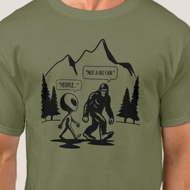 Funny Bigfoot und Alien Anti Social Introvertierte T-Shirt (Von Creator hochgeladen)