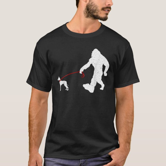 Funny Bigfoot Walking With Great Dane Dog Gifts Me T-Shirt (Vorderseite)