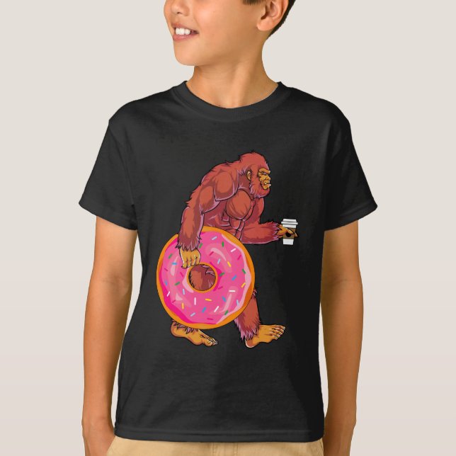 Funny Bigfoot Wandern mit großer Donut und Kaffee T-Shirt (Vorderseite)