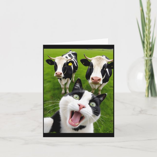 Funny Black And White Cat Cow Selfie  Karte (Vorderseite)