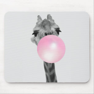 Funny Black and White Giraffe mit Blubble Gum Mousepad