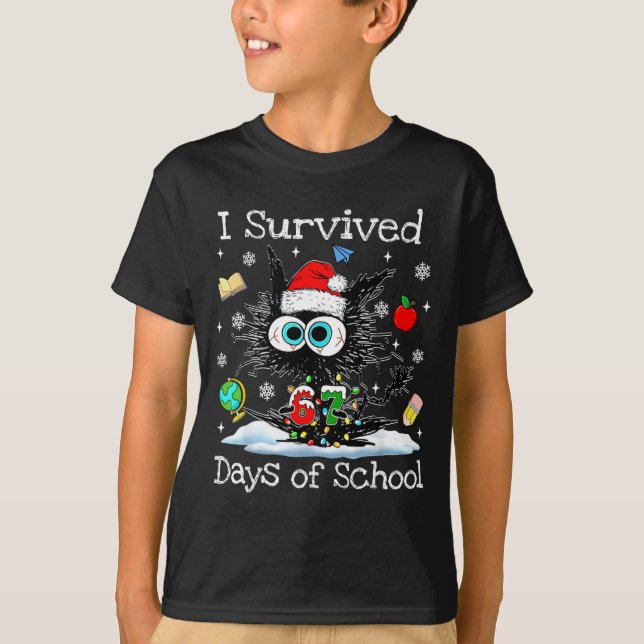 Funny Black Cat Christmas I Survived 67 Days Of Sc T-Shirt (Vorderseite)