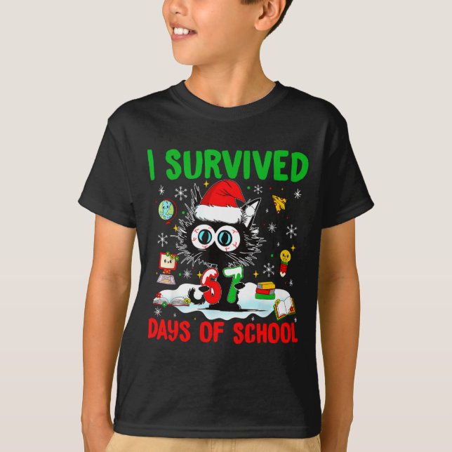 Funny Black Cat Christmas I Survived 67 Days Of Sc T-Shirt (Vorderseite)
