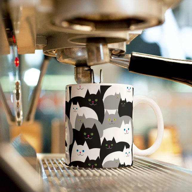Funny Black Gray and White Kitty Cat Pattern Kaffeetasse (Von Creator hochgeladen)