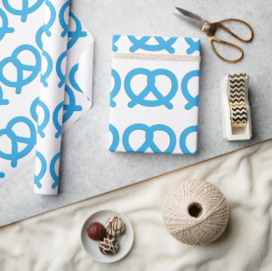Funny Blue Pretzel Pattern Deutsches Oktoberfest Geschenkpapier