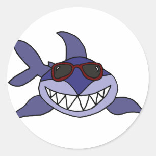 Funny Blue Shark mit Sonnenbrille Runder Aufkleber