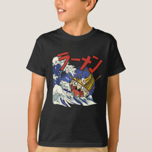 Funny Bowl of Ramen während eines Ozeansturms T-Shirt