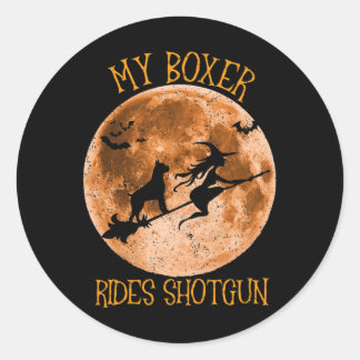 Funny Boxer Dog Ride Shotguns Moon Broom Halloween Runder Aufkleber