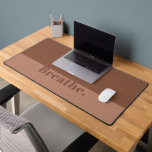 Funny Breathe Moderne Minimalistisch neutrale Schreibtischunterlage<br><div class="desc">Mit dieser lustigen Schreibtischmatte können Sie Ihren Arbeitsbereich mit etwas Spaß und Persönlichkeit bereichern! Diese Schreibtischmatte enthält ein unglaublich witzig motivierend Zitat, das Sie jedes Mal lächeln lässt, wenn Sie es ansehen. Egal, ob Sie von der Zuhause oder in einem Büro arbeiten, diese Schreibtischmatte wird Ihnen den Tag aufheitern und...</div>