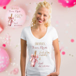 Funny Bubbly Party Pink Gold Team Bridge T-Shirt<br><div class="desc">Machen Sie sich bereit, Flaschen zu Pop und machen Sie Erinnerungen mit diesem lustigen und koketten Team Bride Shirt! Personalisiert mit dem Namen der Braut, ist dieser individuelle Tee perfekt für Junggeselinnen-Abschiede, Brautpartys und Mädchenabende. Mit dem spielerischen Zitat "Geschürt von Bubbly and Bad Decision" und einer niedlich rosa Champagnerflasche mit...</div>