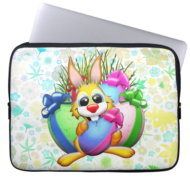 Funny Bunny biting an Easter Egg Laptopschutzhülle (Vorderseite)