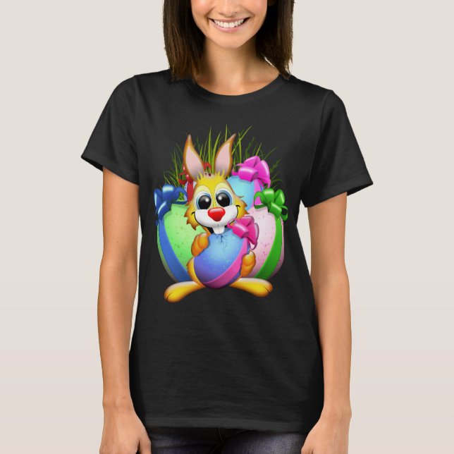 Funny Bunny biting an Easter Egg T-Shirt (Vorderseite)