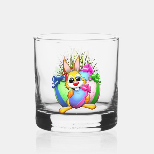 Funny Bunny biting an Easter Egg Whiskyglas (Vorderseite)