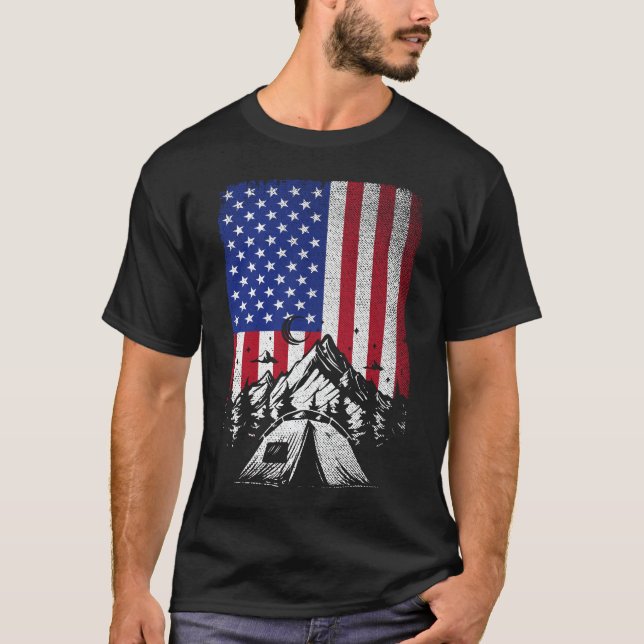 Funny Camping Wandern über Amerikanische Flagge T-Shirt (Vorderseite)