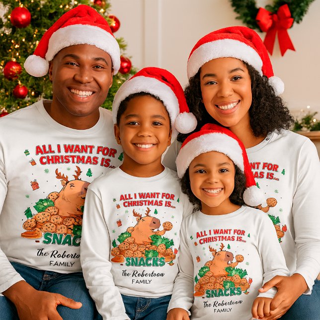 Funny Capybara Anpassbare Familienname Weihnachten T-Shirt (Von Creator hochgeladen)