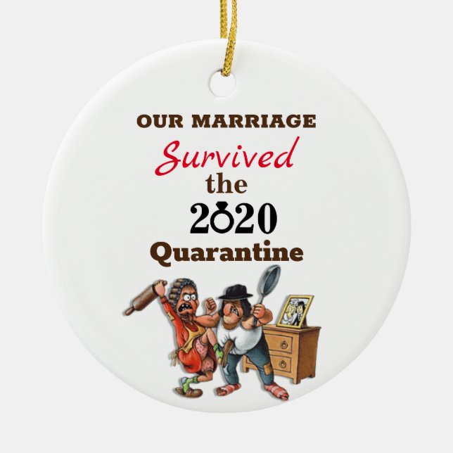 Funny Cartoon Couple Marriage 2020 Quarantine Keramik Ornament (Vorne)
