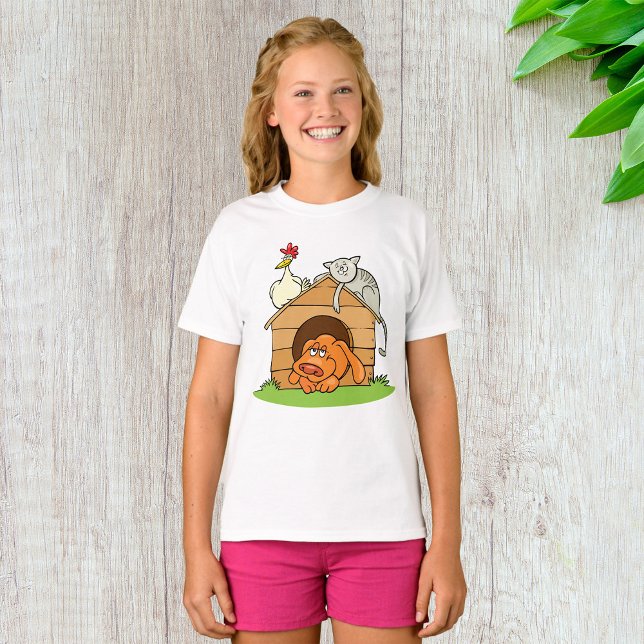 Funny Cartoon Dog Cat and Chicken on Doghouse T-Shirt (Von Creator hochgeladen)